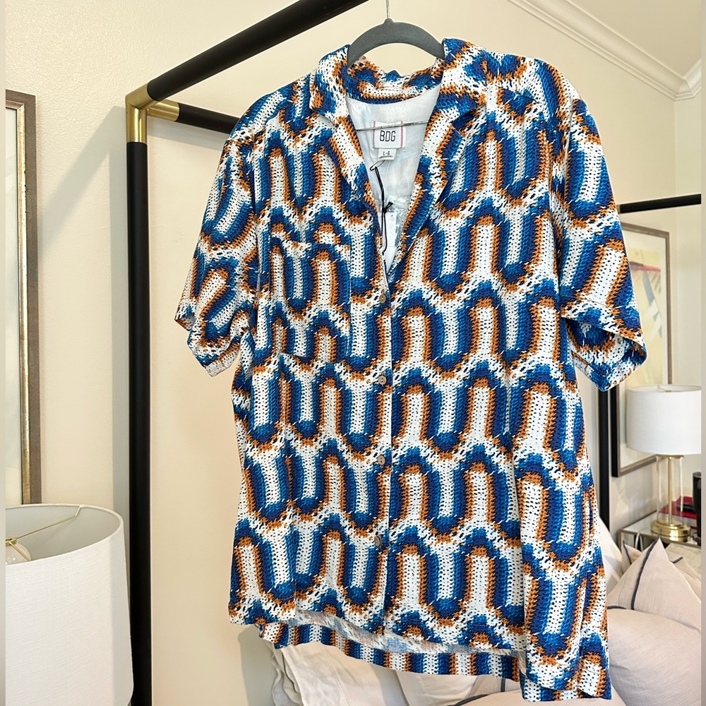 NWT Mens UO Shirt